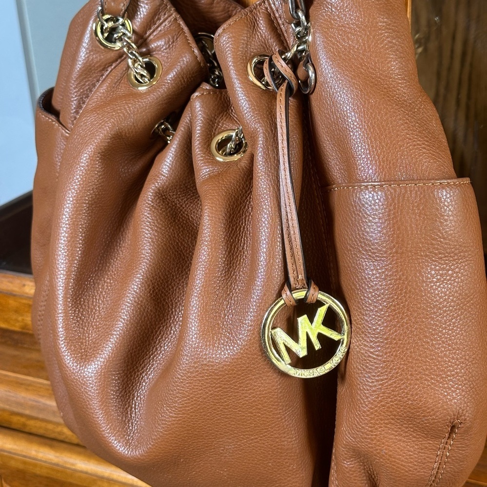 MICHAEL KORS JET SET CHAIN LARGE TAN BROWN LEATHER RING SHOULDER
TOTE BAG - Picture 3 of 7